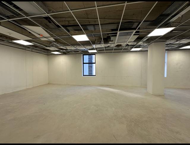 178M² OFFICE TO LET IN GLENADRIENNE